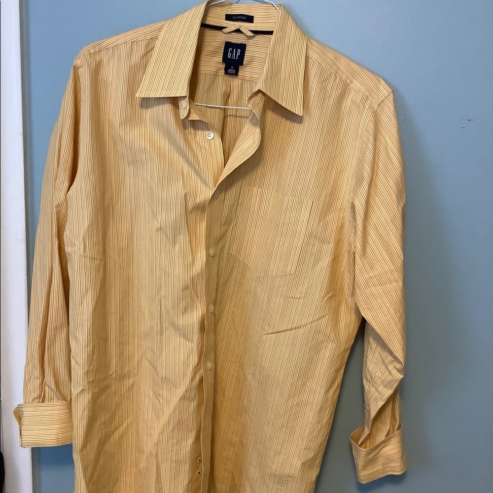 Gap Untucked Style Shirt